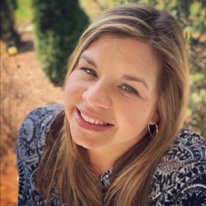 Meet your Posher, Lauren